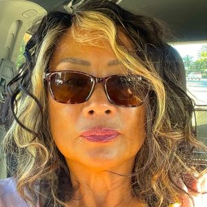 Meet your Posher, Eleanor